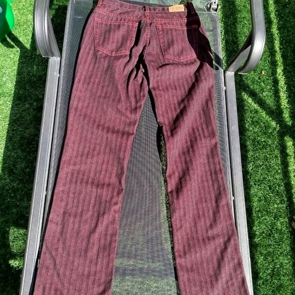 Guess Jeans - Size 30 - burgundy herringbone pattern - Picture 2 of 4